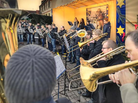 Stimmungsvolle Eröffnung mit dem Evangelischen Posaunenchor Fränkisch-Crumbach