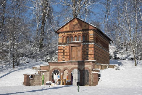 Saroltakapelle im Advent mit Weihnachtskrippe